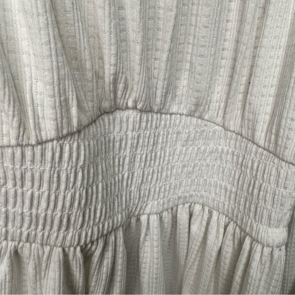 Torrid Textured Jersey White Smocked Waist Top Size 3x Neutral Minimalist - Picture 6 of 16